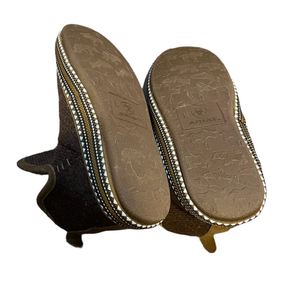 LIKE NEW ARIAT Bootie Slippers - Picture 4 of 7